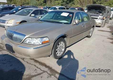 2006 Lincoln Town Car Signature Limited from USA, damaged, VIN 1LNHM82V16Y619128